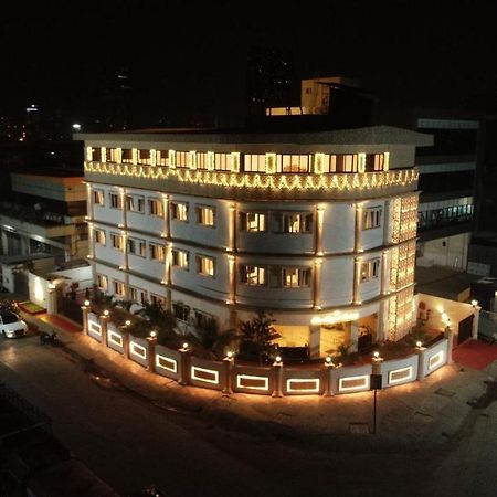 The Royal Palace Hotel 400703 นาวีมุมไบ ภายนอก รูปภาพ