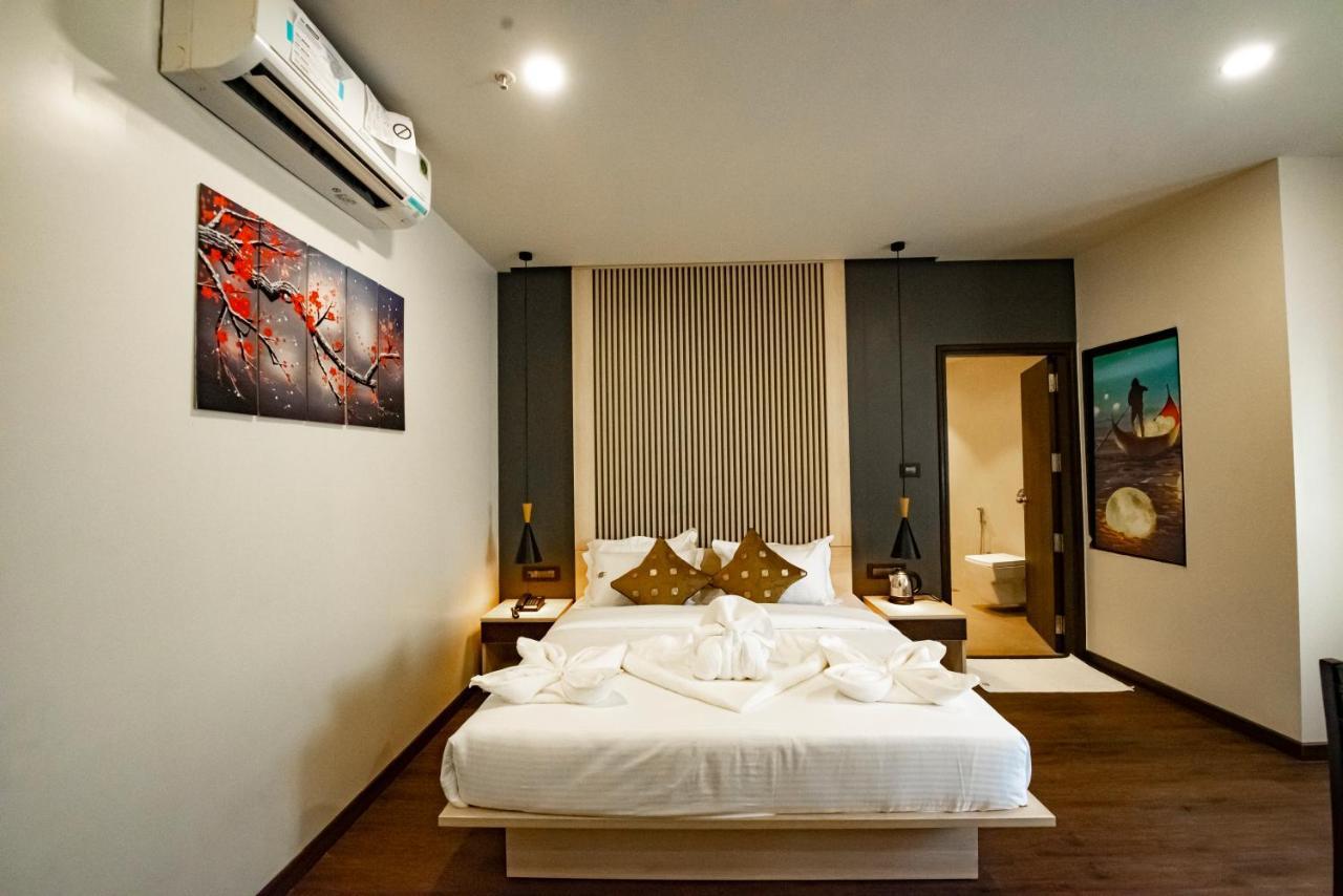 The Royal Palace Hotel 400703 นาวีมุมไบ ภายนอก รูปภาพ